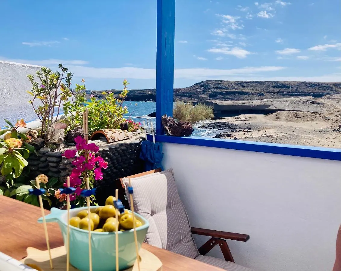 Casa Dora: Tradicional Y Al Borde Del Mar. Villa Poris de Abona